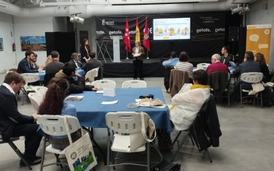 Sesión de participación con academia y empresa
